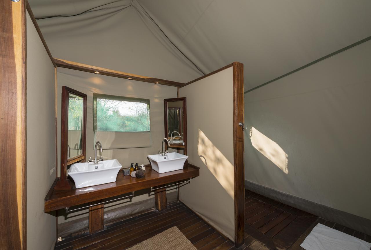 Ongava Tented Camp オカウクエジョ エクステリア 写真